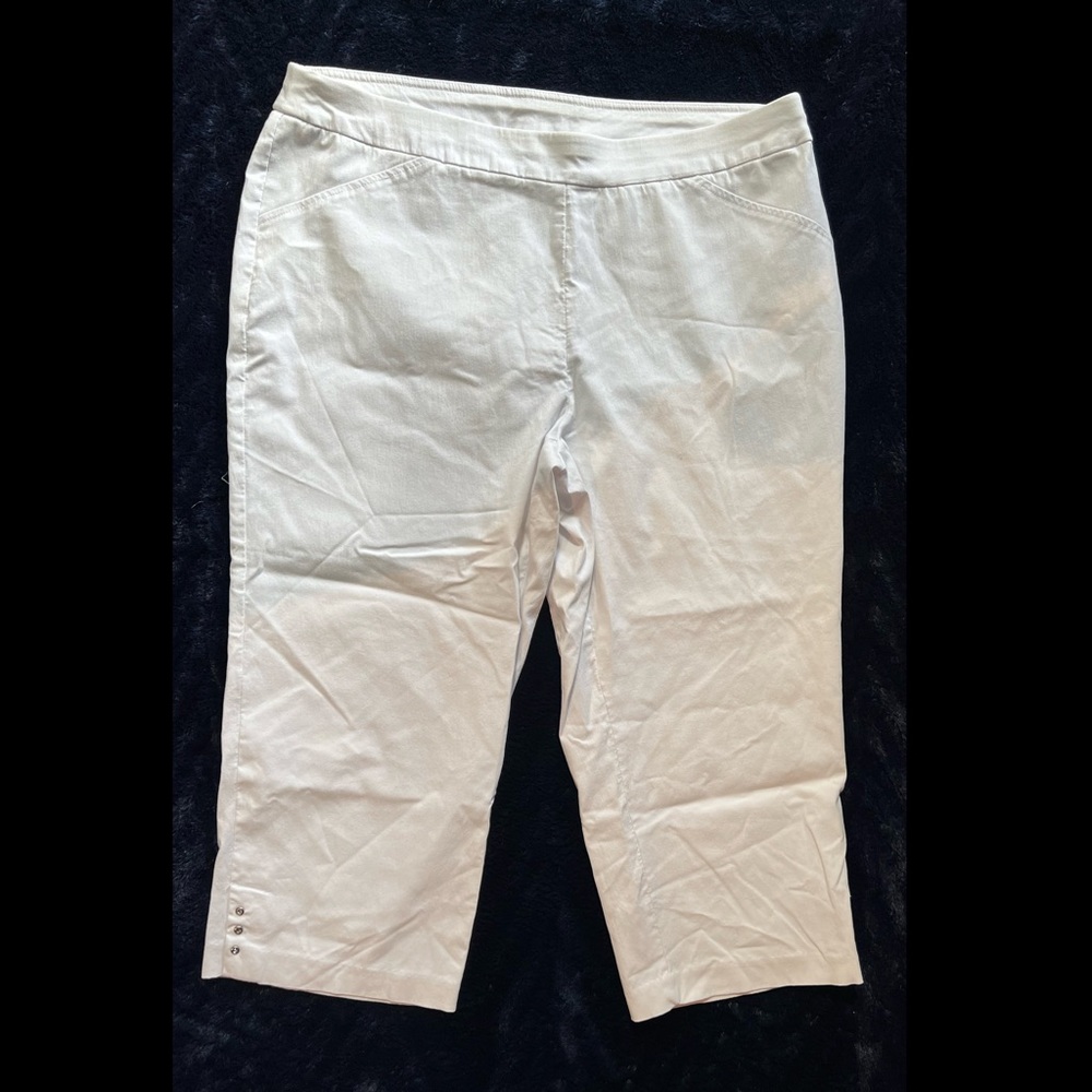 Womens size 16 capris